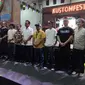 Gubernur Daerah Istimewa Yogyakarta Sri Sultan Hamengku Buwono X meresmikan pembukaan Kustomfest 2023. (Septian/Liputan6.com)