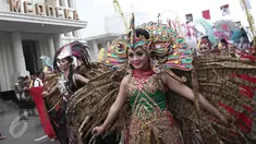 Parade seni budaya menuju Gedung Merdeka, Bandung, Jawa Barat, Rabu (1/6/2016). Kegiatan ini untuk memperingati momen bersejarah bangsa Indonesia yakni lahirnya Pancasila dan pidato Bung Karno, Presiden Indonesia Pertama. (Liputan6.com/Faizal Fanani)
