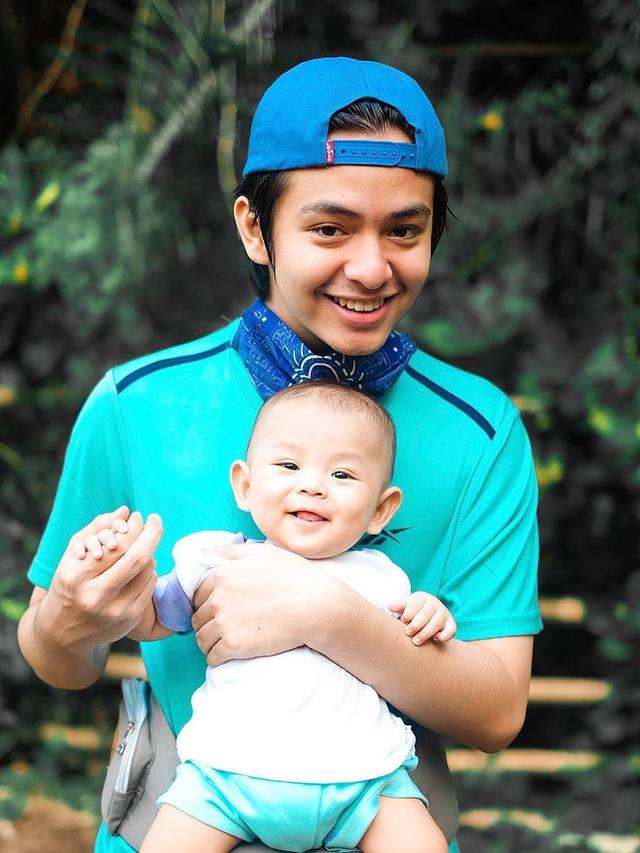 Masih Berusia di Bawah 20 Tahun, 5 Artis Ini Sukses Berakting Jadi Orang Tua