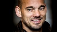 Gelandang tim nasional Belanda, Wesley Sneijder, resmi mengikuti jejak Xavi Hernandez dengan bergabung bersama klub Qatar, Al Gharafa. (AFP/Koen van Weel)
