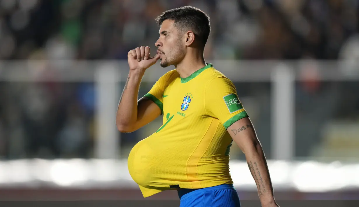 Pada babak kedua, aksi Bruno Guimareas dan brace Richarlison menyempurnakan kemenangan yang didapat Brasil. (AP/Juan Karita)