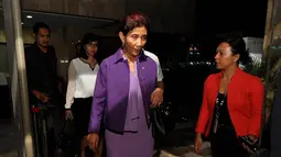 Menteri Susi Pudjiastuti mengaku hendak melaporkan terkait illegal fishing yang membuat harga ikan turun di pasaran, Jakarta, Rabu (3/12/2014). (Liputan6.com/Miftahul Hayat)