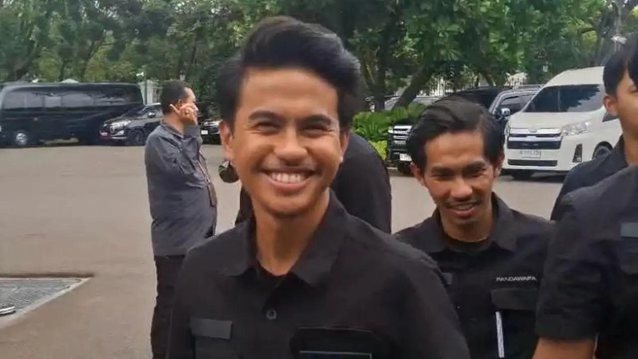 Kelompok pemuda peduli lingkungan asal Bandung, Jawa Barat, Pandawara Group di Istana Kepresidenan Jakarta, Selasa (11/3/2025).