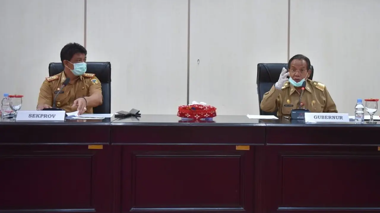 Gubernur Sulteng meminpin rapat