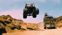 Cuplikan adegan di tiga film klasik Mad Max ditampilkan dalam trailer baru untuk Mad Max: Fury Road.