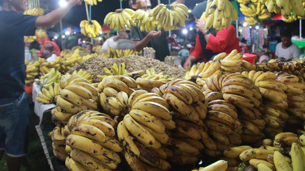 Pedagang pisang dan kacang di Pasar Malam Gorontalo (Arfandi Ibrahim/Liputan6.com)