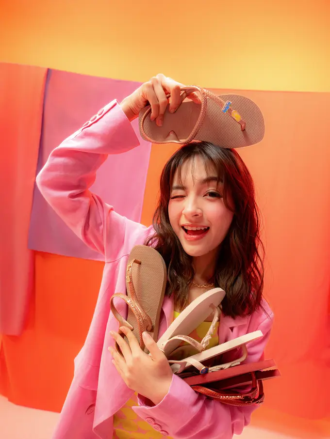 Trik Stylish Elsa Japasal: Tampil Keren dengan Sandal