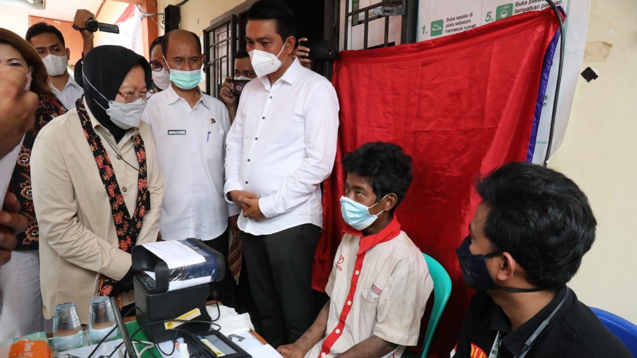 Menteri Sosial Tri Risamaharini