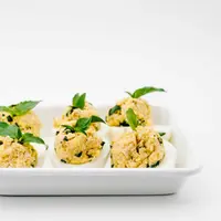 Makan apa kamu nanti malam? Yuk, bikin tuna pedas campur telur. :D