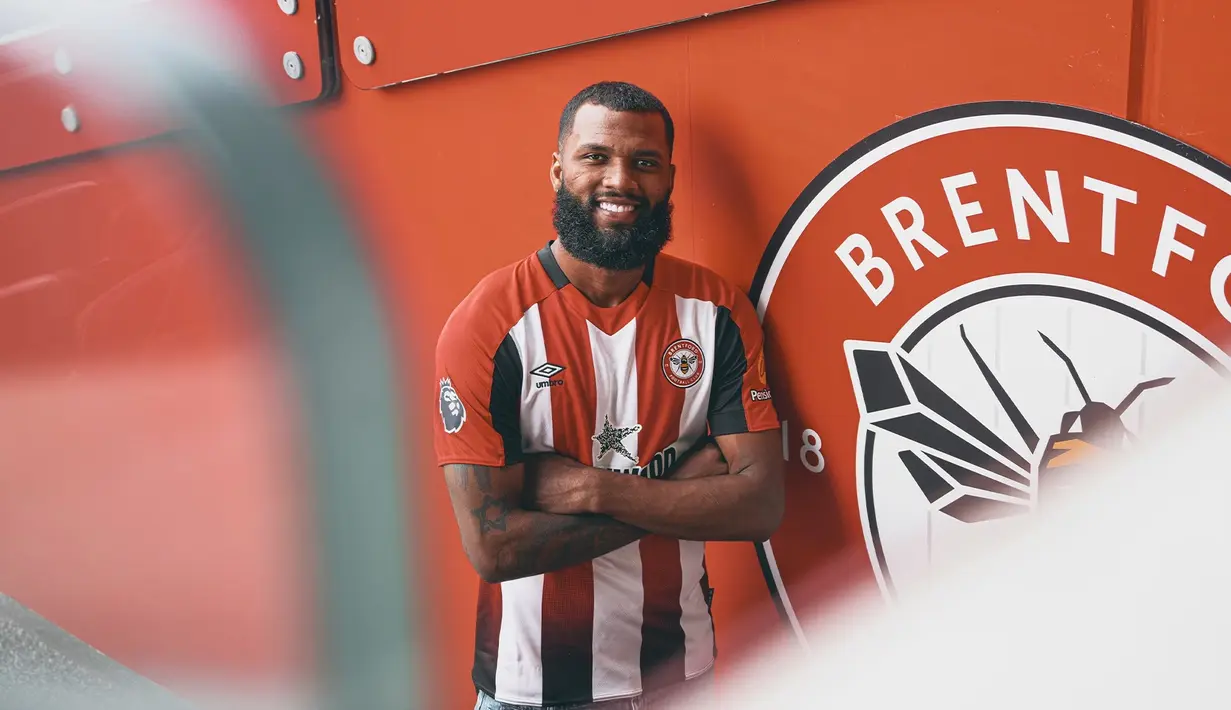 Igor Thiago, striker berusia 23 tahun ini didatangkan Brentford pada awal musim 2024/2025 dari klub Belgia, Club Brugge dengan nilai transfer 33 juta euro dan menjadi pembelian termahal sepanjang sejarah klub. Bersama Club Brugge musim 2023/2024, ia sukses mencetak 29 gol di semua kompetisi hingga membawa Club Brugge menjuarai Liga Belgia. (brentfordfc.com)