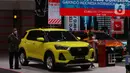 Mobil Daihatsu pada pameran otomotif Gaikindo Indonesia International Auto Show (GIIAS) 2021 di ICE BSD, Banten, Kamis (11/11/2021). Digelar selama 10 hari hingga 21 November 2021, pameran otomotif tahunan ini diikuti oleh 21 merek kendaraan. (Liputan6.com/Angga Yuniar)