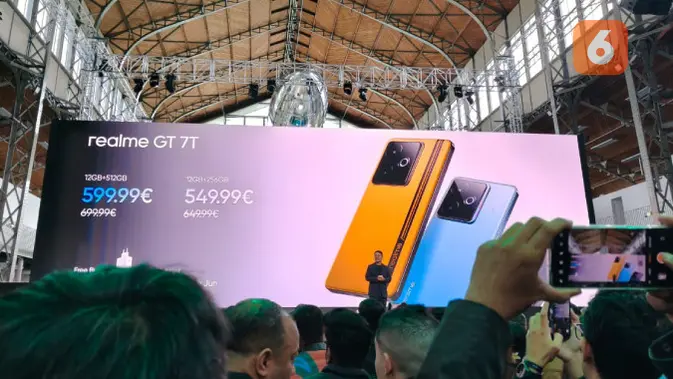 <p>Realme GT 7T. (Liputan6.com/ Nurmayanti)</p>