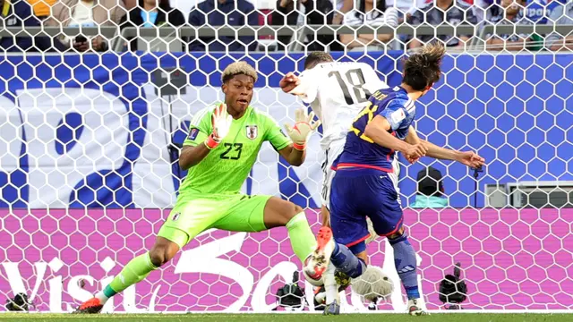 Kiper Timnas Jepang di Piala Asia 2023, Zion Suzuki.