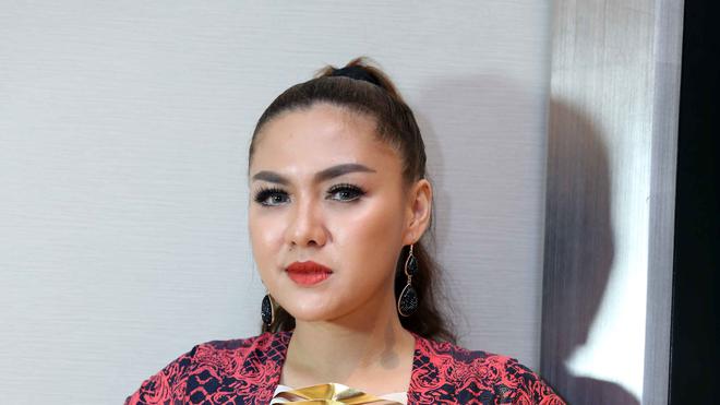  Vicky  Shu  Mengaku Terpesona dengan Kebaya  Celeb Bintang com