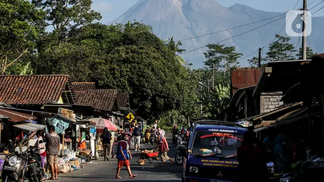 Aktivitas Warga dibawah Kaki Gunung Merapi