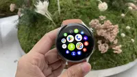 Oppo Watch X, smartwatch premium Oppo seharga Rp 5,9 juta yang dibekali dengan WearOS dan baterainya mampu bertahan hingga 100 jam (Liputan6.com/ Agustin Setyo W)