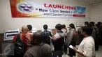 Sejumlah pengguna simulasi penggunaan sistem pembayaran baru "Gboss Kiosk" untuk transaksi impor di Jakarta, Jumat (30/12). (Liputan6.com/Faizal Fanani)