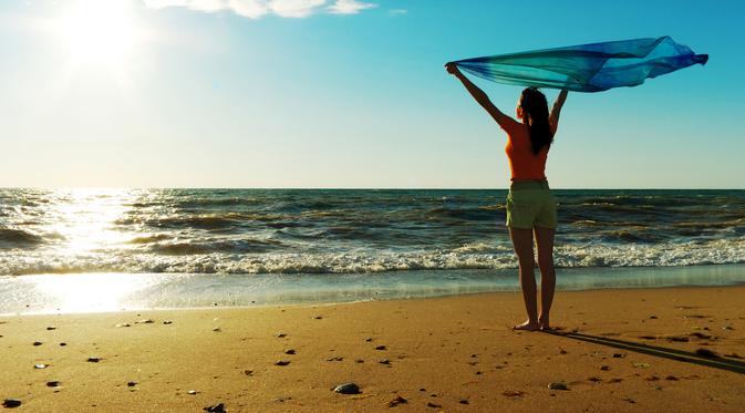 34 Kata Kata Tentang Pantai Gambaran Keindahan Dan Rasa Syukur Ragam Bola Com