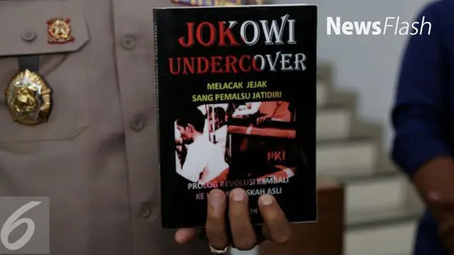 Presiden Joko Widodo akhirnya angkat bicara soal peredaran buku tersebut. Menurut Jokowi, masyarakat harus melihat dengan cermat isi buku itu.