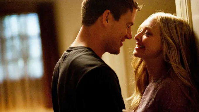 6 Alasan Kenapa Cinta Pertama Tak Terlupakan