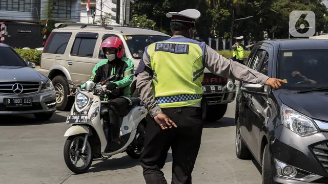 FOTO: Hari Pertama Pemberlakuan Ganjil Genap di Jakarta