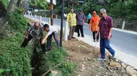 Komisi D DPRD Jateng meninjau persiapan jalur selatan jateng menerima pemudik lebaran 2017. (foto : Liputan6.com/dok.Hadi Santoso/Edhie Prayitno Ige)