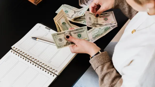 Cara Berpikir tentang Uang yang Membentuk Kondisi Finansial