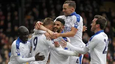Pemain Leicester merayakan gol yang dicetak Riyad Mahrez, ke gawang Crystal Palace pada laga Liga Premier Inggris di Stadion Selhurst Park, London, Sabtu (19/3/2016). Crystal Palace takluk 0-1 dari Leicester. (AFP/Ikimages)