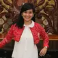 Penyanyi Dangdut Ikke Nurjanah berpose seusai bertemu Gubernur DKI Jakarta di Balai Kota, Jakarta, Rabu (31/08/2016).