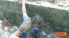 Citizen6, Karangpilang: Setelah itu anggota yang naik pangkat dimasukan got (selokan). Acara tradisi ini untuk mengingatkan anggota bahwa tugas dan tangung jawab kedepan akan lebih berat. (Pengirim: Budi Abdillah)