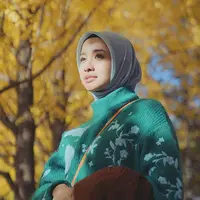 Penampilan merupakan salah satu hal penting bagi seorang wanita. Makeup adalah salah satu penunjang penting untuk penampilan. Namun hal tersebut seakan tak berlaku untuk Laudya Cynthia Bella. (Foto: instagram.com/laudyacynthiabella)