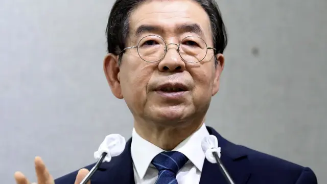 Walikota ibu kota Korea Selatan, Park Won-soon berbicara selama konferensi pers di Balai Kota Seoul Rabu (8/7/2020). Ia dilaporkan telah ditemukan tewas di pegunungan utara Seoul setelah beberapa jam dilaporkan menghilang. (Cheon Jin-hwan/Newsis via AP)