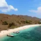 Jika Yunani punya Balos Lagoon sebagai pantai berpasir merah jambu, maka Indonesia memiliki Pink Beach yang ada di kawasan Taman Nasional Komodo, Nusa Tenggara Timur. (Liputan6.com/ Ahmad Ibo).