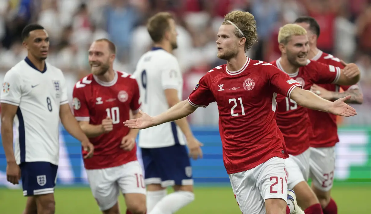 Namun Denmark membalasnya dengan gol indah yang dilesakkan gelandang mereka Morten Hjulmand.  (Foto AP/Michael Probst)
