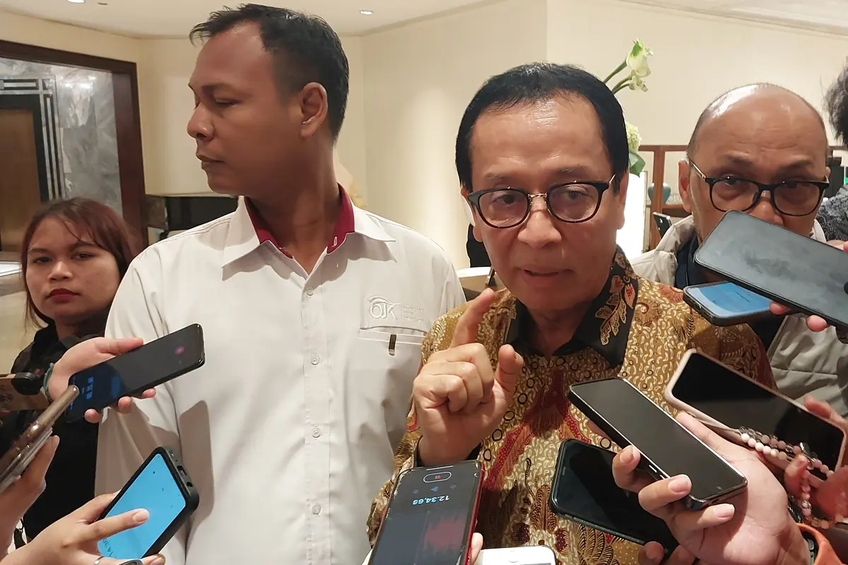 Kepala Eksekutif Pengawas Perbankan OJK, Dian Ediana Rae usai Peluncuran Roadmap Bank Pembangunan Daerah (BPD) 2024-2027, di Jakarta, Senin (14/10/2024). (Foto: Liputan6.com/Arief RH)