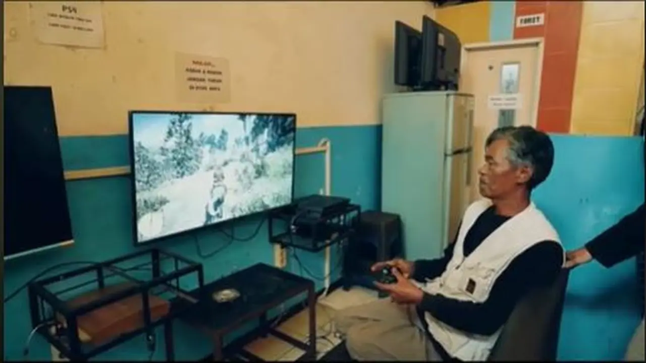 Kakek 52 Tahun Punya Cucu 3 Ini Masih Hobi Main PS, Gamer Tak Pandang Usia