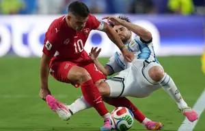 Bek Argentina Diduga Sandiwara agar Enzo Fernandez Tidak Dihukum Kartu Merah
