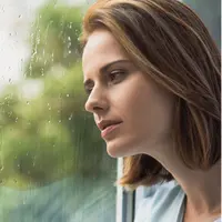 Harus terjebak di rumah karena hujan? Tenang, banyak kegiatan seru yang bisa Anda lakukan supaya enggak bosan. Apa saja?