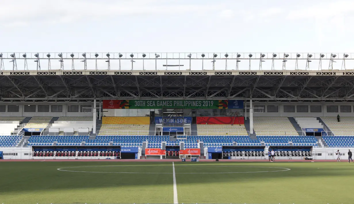 Suasana Stadion Rizal Memorial di Manila, Filipina, Senin (25/11/2019). Stadion ini akan menjadi venue cabang sepak bola SEA Games 2019. (Bola.com/M Iqbal Ichsan)