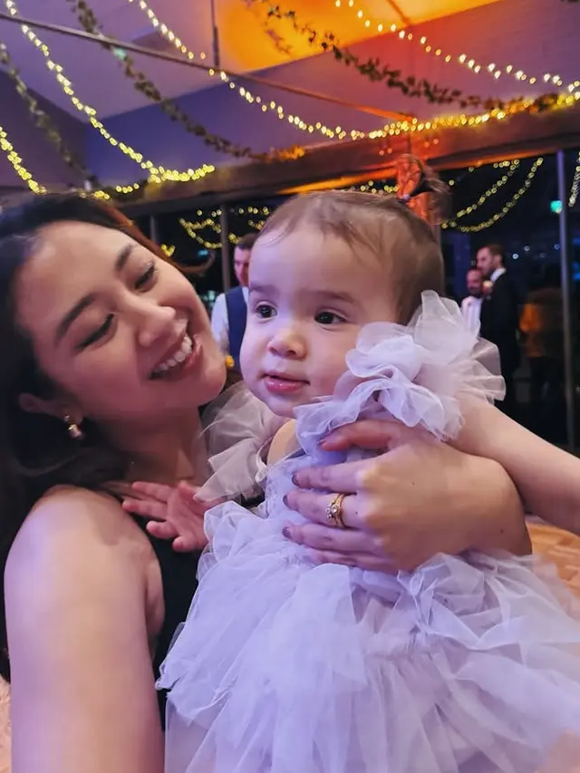 Sherina Munaf Kala Bermain Bersama Keponakan Bulenya. [@sherinamunaf]