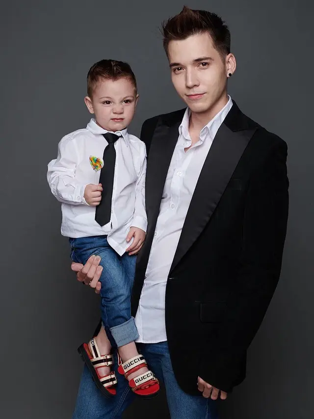 7 Pemotretan Stefan William Bareng Anaknya Ini Curi Perhatian