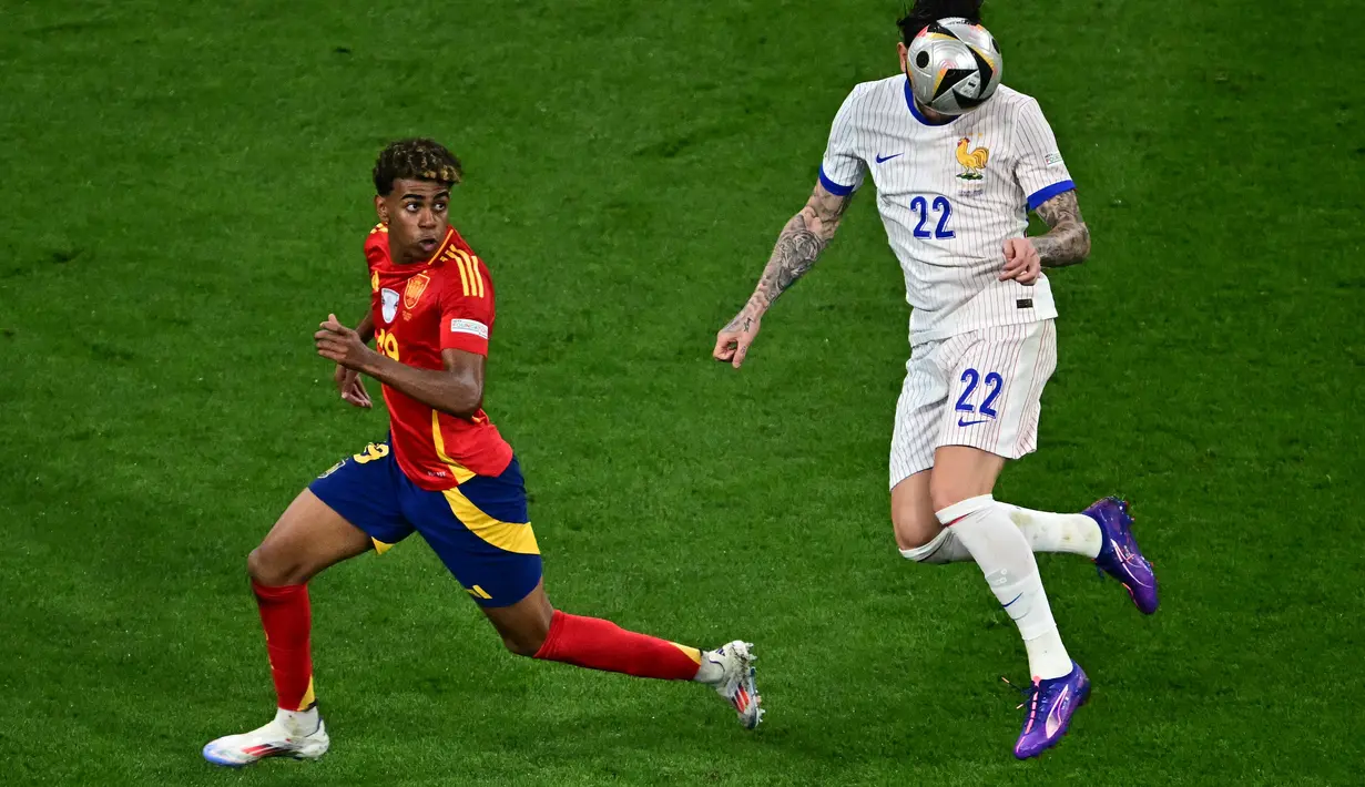 <p>Pemain asal klub Barcelona itu turut cetak satu gol dalam laga yang dimenangkan Timnas Spanyol dengan skor 2-1 ini. (Tobias SCHWARZ / AFP)</p>