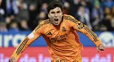 Pemain Real Madrid, Gonzalo Gracia melakukan selebrasi setelah mencetak gol kemenangan timnya atas Leganes dalam laga perempat final Copa del Rey di Butarque Municipal Stadium, Leganes, Spanyol, Kamis (06/02/2025) WIB. (AFP/Javier Soriano)