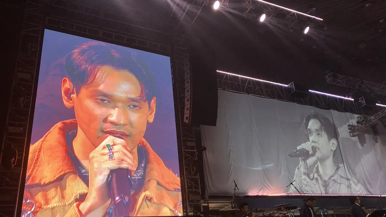 Afgan menghelat konser bertajuk retrospektif: The Concert di Plenary Hall JICC, Jakarta, dengan menggandeng promotor Seven Star Production, Sabtu (18/7/2026). (Liputan6.com/Nola Vemiliana)