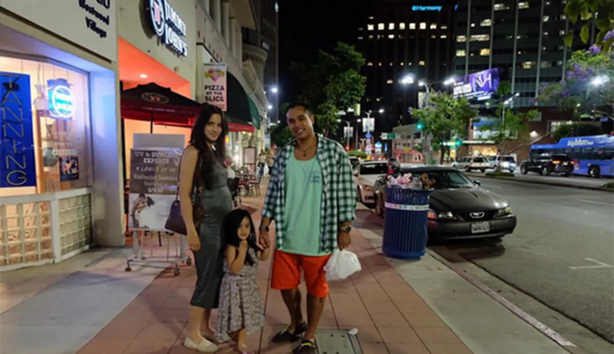 Ardi Bakrie pun sempat mengutarakan ingin memiliki lima anak, sedangkan Nia Ramadhani hanya mau punya tiga buah hati. (Via Instagram/@ramadhaniabakrie)