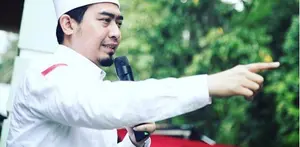 Berita Aksi Bom bunuh diri yang terjadi pagi tadi di Gereja Santa Maria Surabaya pagi tadi juga sampai di telinga Ustad Solmed. Saat dihubungi tim Bintang.com melalui panggilan video, Ustad Solmed memberikan tanggapannya terkait ledakan bom di Gereja...