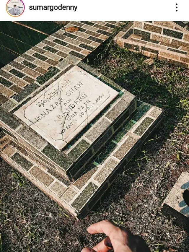 Makam Ayah Denny Sumargo