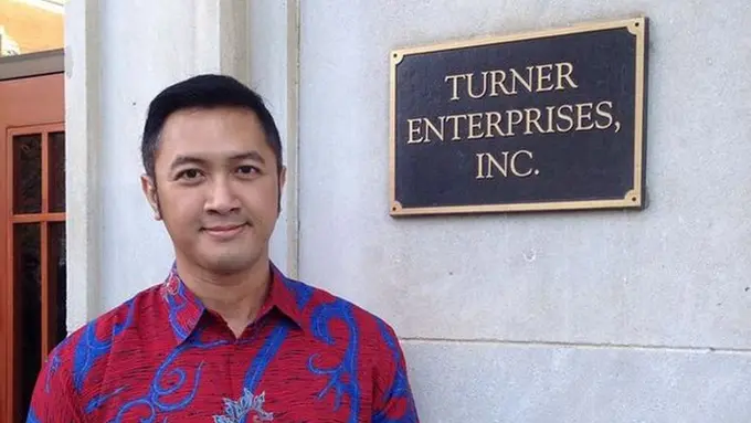 Gantengnya Andrie Djarot Saat Kenakan Baju Batik Semasa Hidup