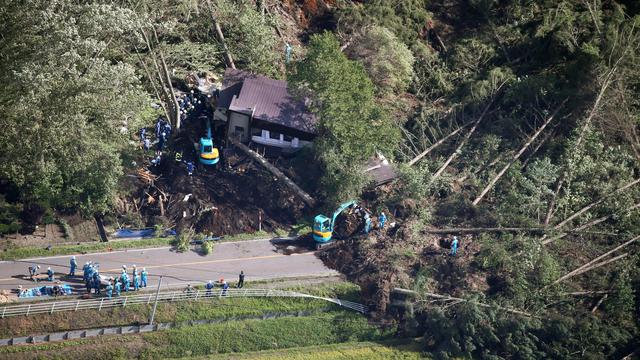 Parahnya Kerusakan Akibat Gempa di Jepang