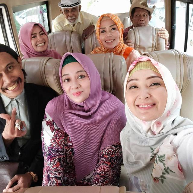 Ingat Tante Pressier di Keluarga Cemara? Ini 6 Potret Terbaru Wina Zulfiana